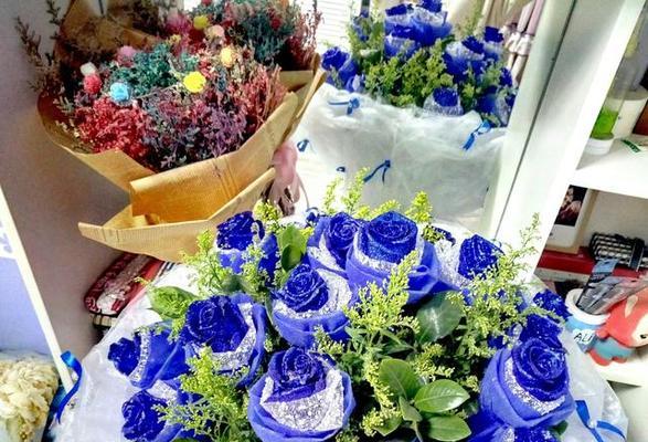 蓝色妖姬花语大全（花海中的神秘女王）
