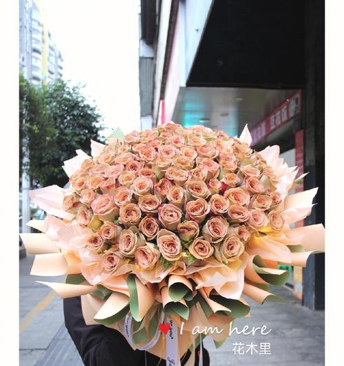 卡布奇诺玫瑰的花语及其含义解析（浪漫之花散发的情感与寓意）