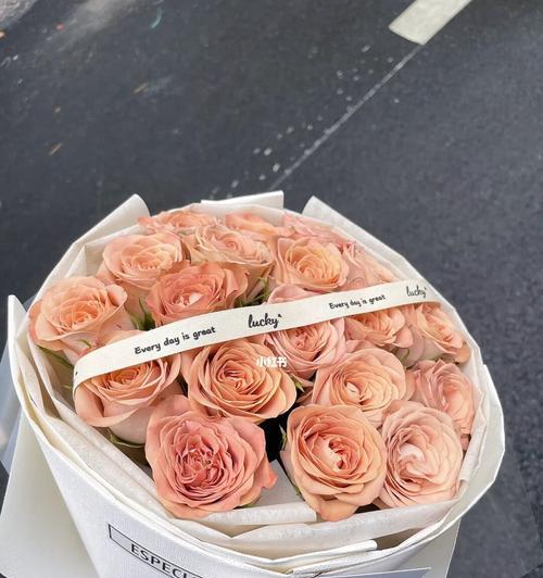卡布奇诺玫瑰花语（品味浓醇的咖啡与深情告白）