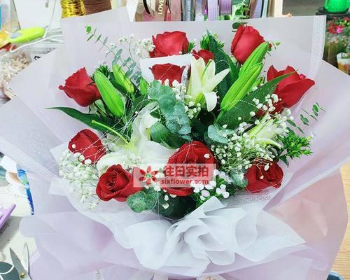 21朵玫瑰加11朵百合意味着什么？视频中如何解释？
