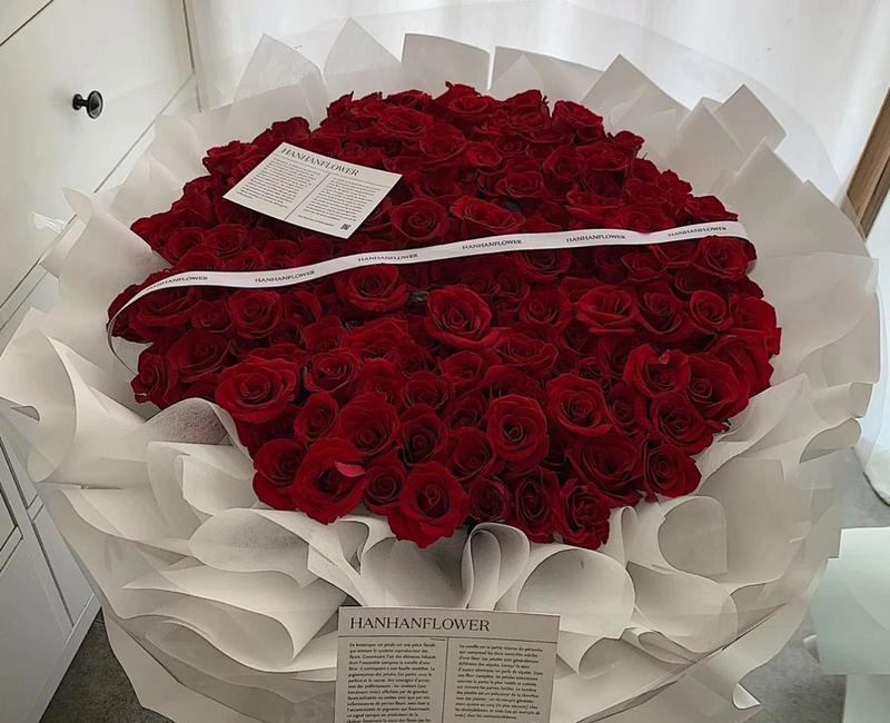 红色玫瑰花代表什么？给妈妈买花时应该注意什么？