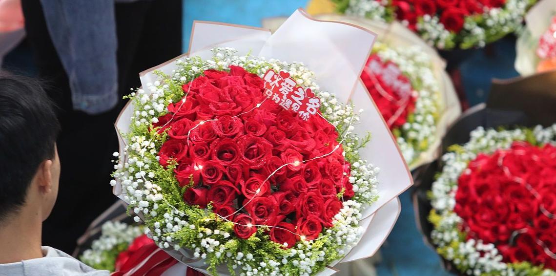 52朵芭蕾玫瑰花的花语是什么？