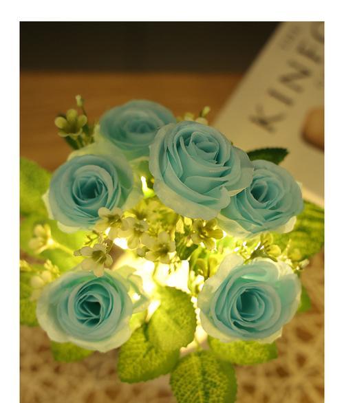 花的小夜灯象征着什么？小夜灯与花卉结合的寓意是什么？