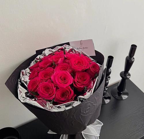 红色玫瑰花的意义是什么？如何理解玫瑰花的含义？