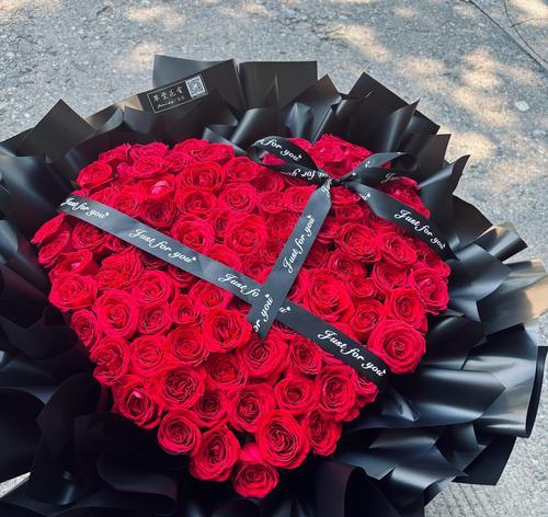 哪些花象征爱情表白？它们的花语是什么？