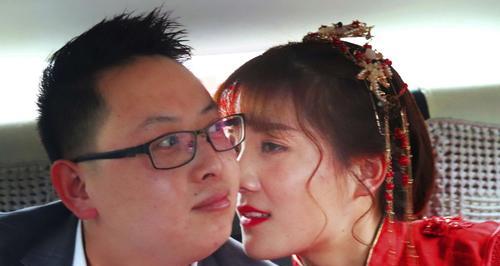 新郎手捧百合花的寓意是什么？代表了什么？