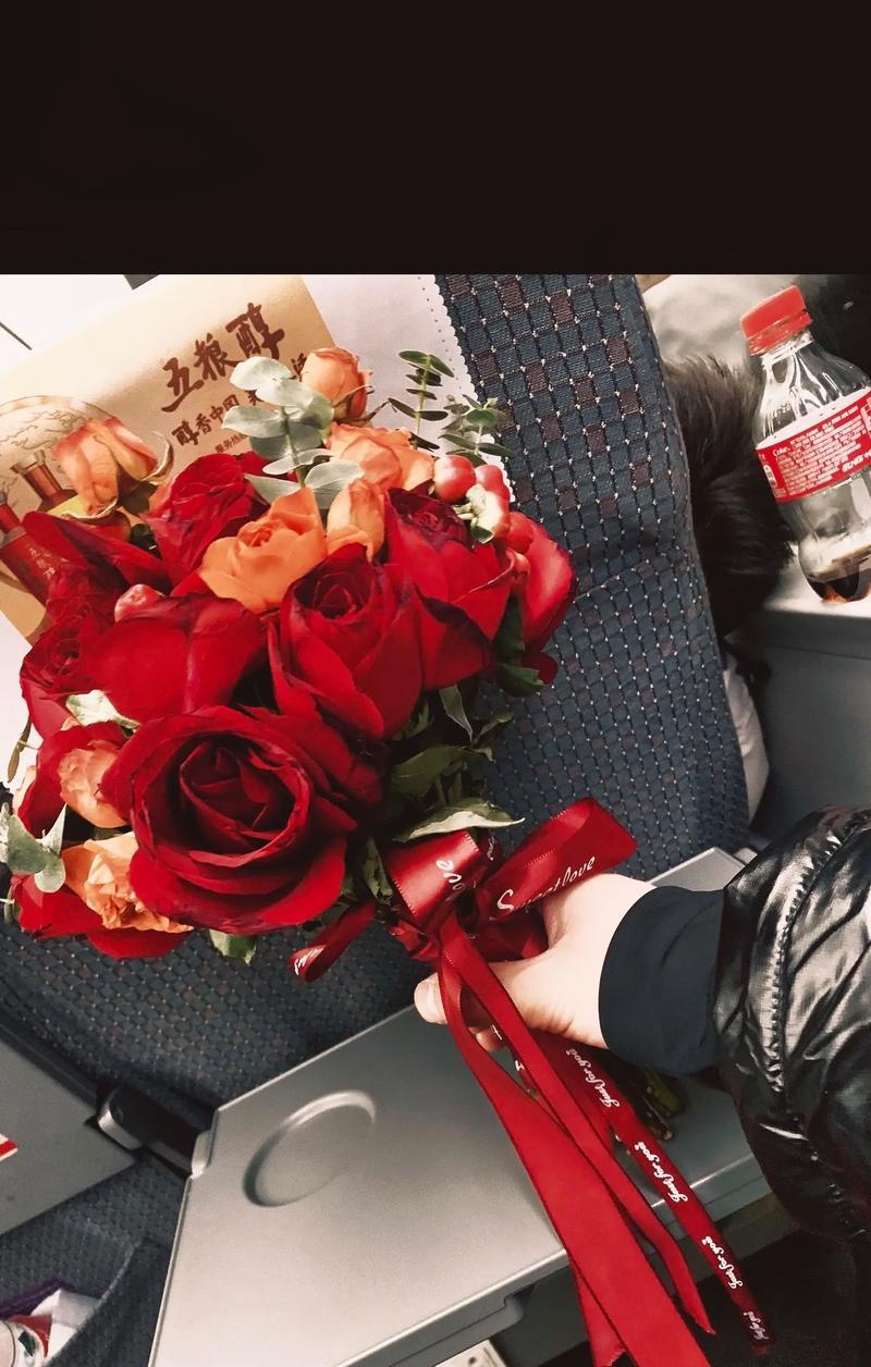手捧花的颜色有什么含义？不同颜色的手捧花代表什么？