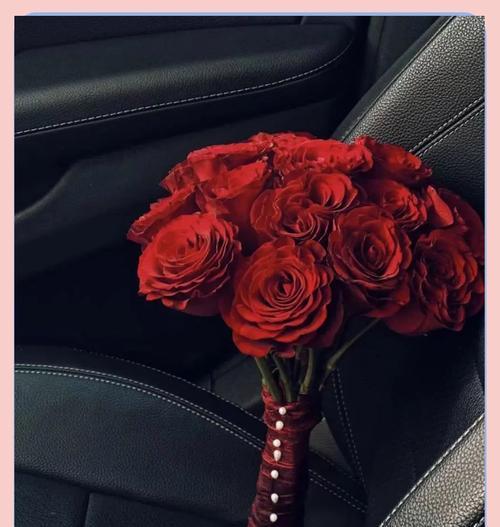 手捧花寓意情侣id是什么？