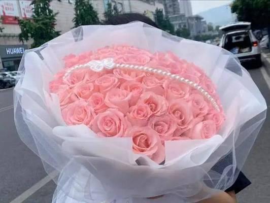 粉色花语是什么？早安时送粉色花有何寓意？