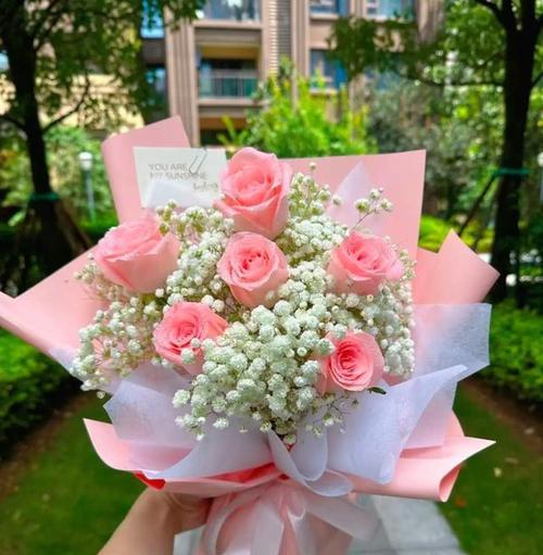 情人节送花的含义是什么？情人节花卉的寓意有哪些？