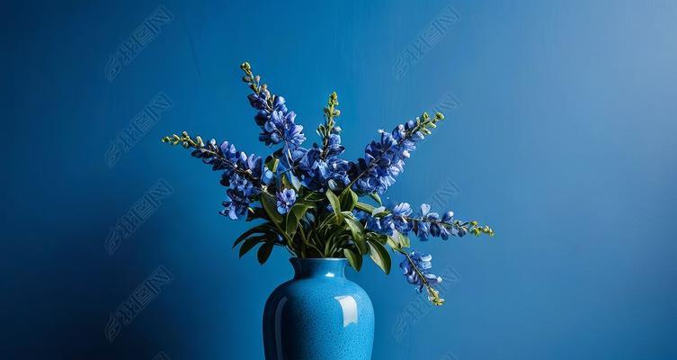蓝色花的花瓶寓意是什么？蓝色花瓶在家居装饰中的意义？