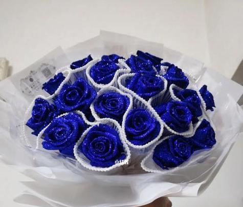 蓝色玫瑰花代表什么寓意？送蓝色玫瑰有何含义？