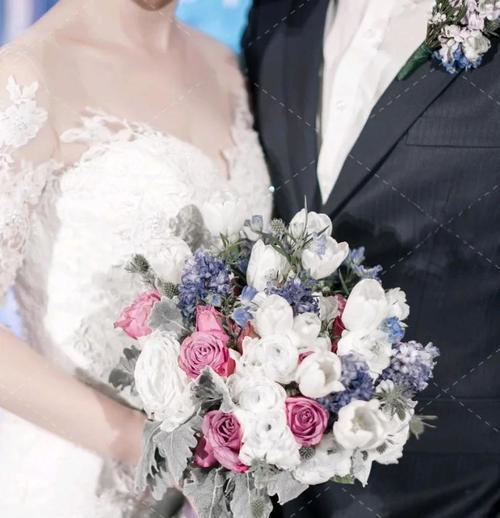 结婚互送手捧花的寓意是什么？手捧花在婚礼中的象征意义是什么？