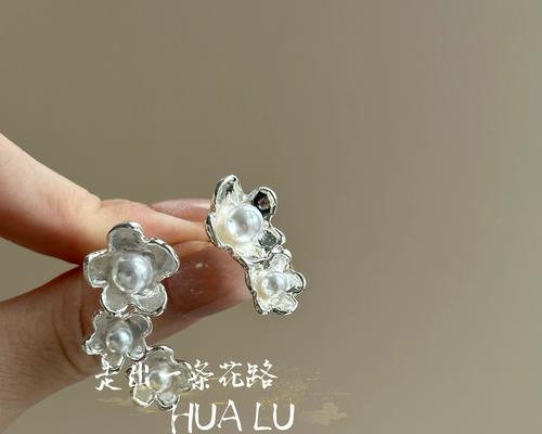 银色花朵通常有何寓意？