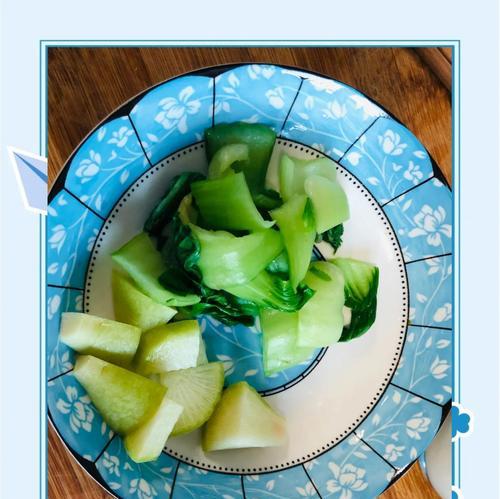 油菜可以生吃吗？探究油菜的营养与食用方法（解答人们对油菜生食的疑问，发现油菜的独特魅力）